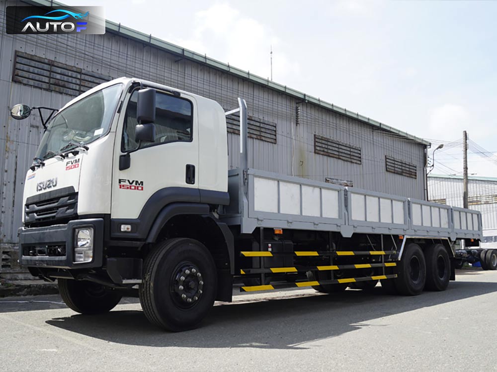 Xe tải Isuzu 3 chân FVM 1500 thùng lửng 15 tấn dài 7.7 mét và 9.3 mét